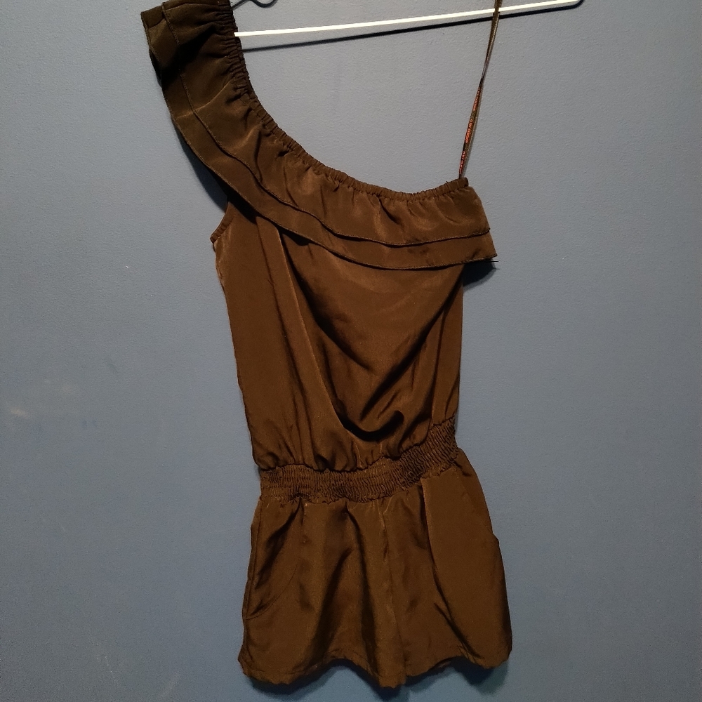 Black shoulder off romper